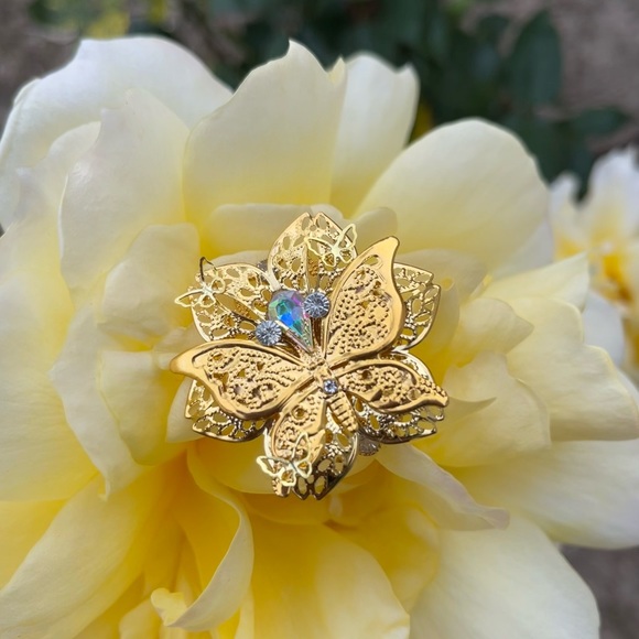 ✨🦋Crystal Floral Filigree Butterfly Statement Ring🦋✨ Gold Tone💞Handcrafted - Picture 5 of 7